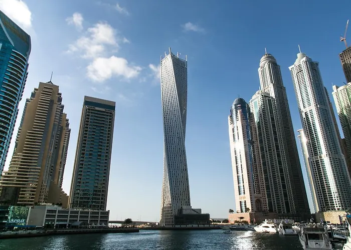Hometown Holiday Homes - Cayan Tower