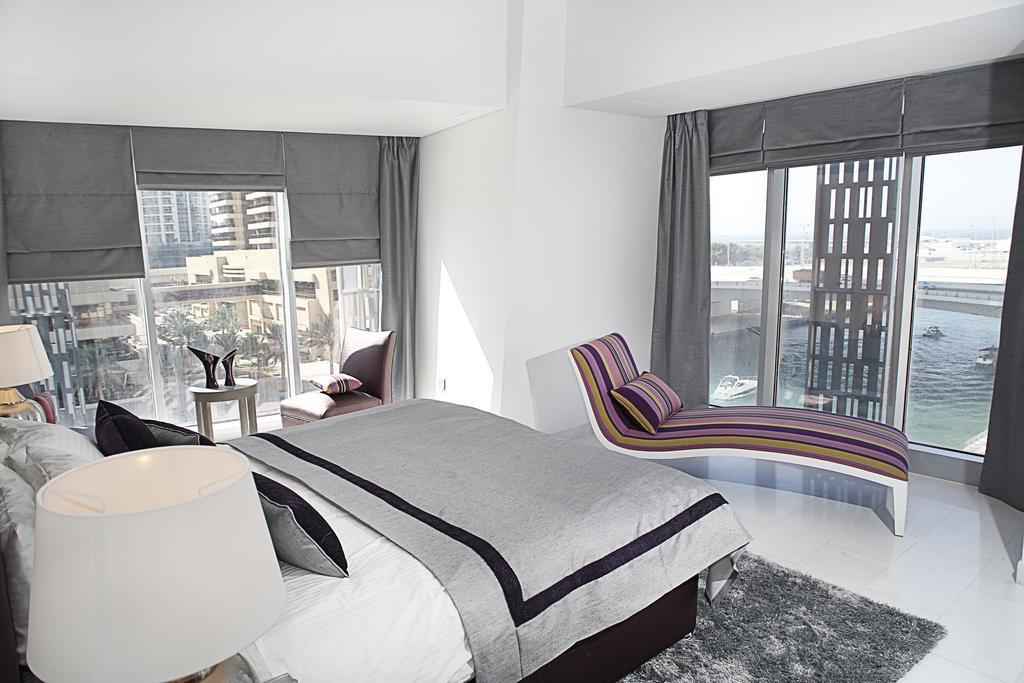 Hometown Holiday Homes - Cayan Tower * Dubai