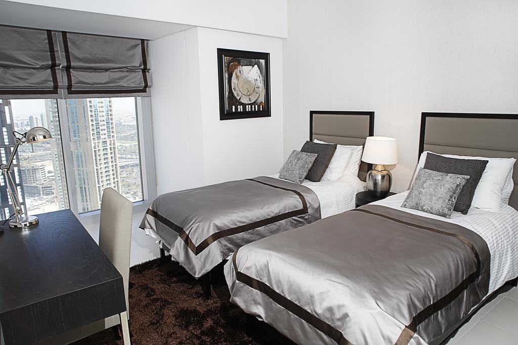 Hometown Holiday Homes - Cayan Tower * Dubai
