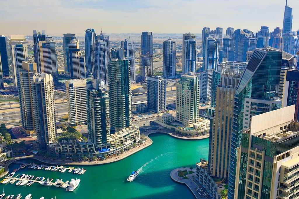 Hometown Holiday Homes - Cayan Tower Dubai
