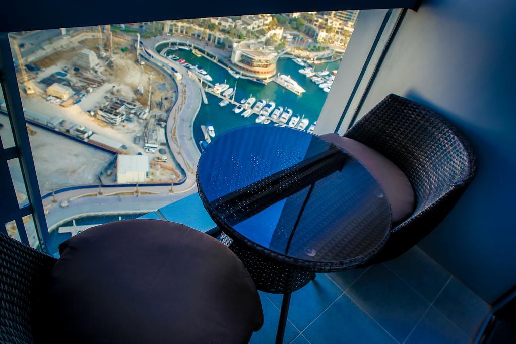 Hometown Holiday Homes - Cayan Tower Apartment