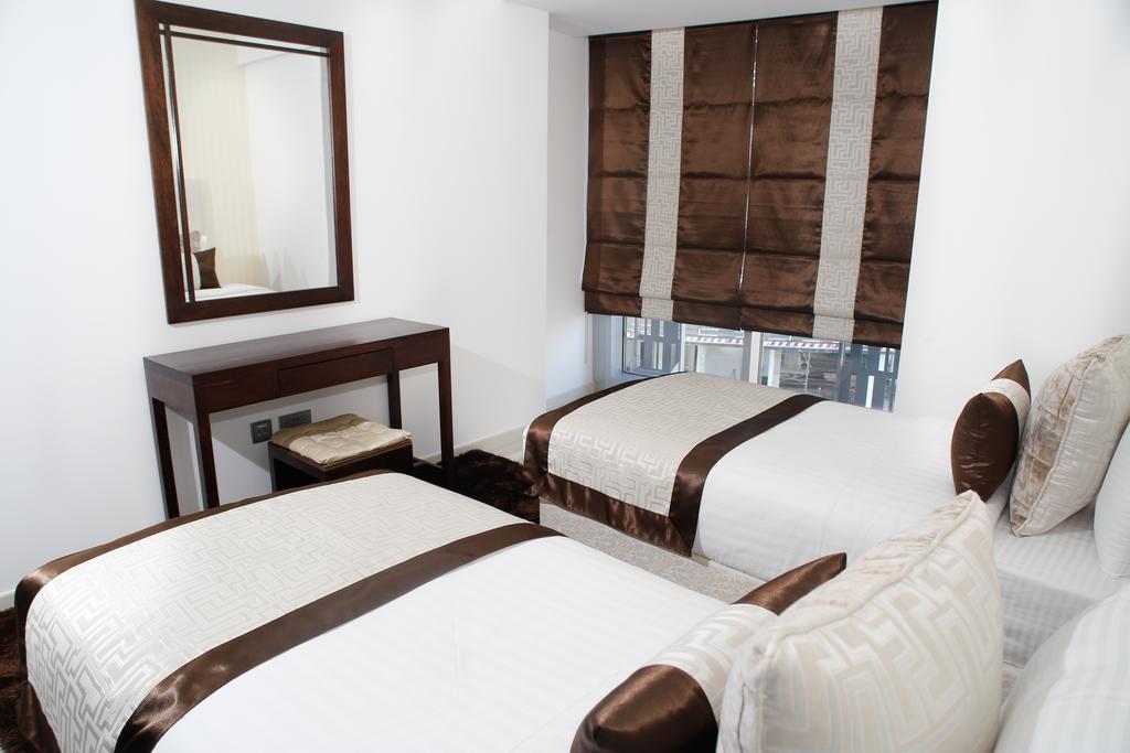 Hometown Holiday Homes - Cayan Tower * Dubai