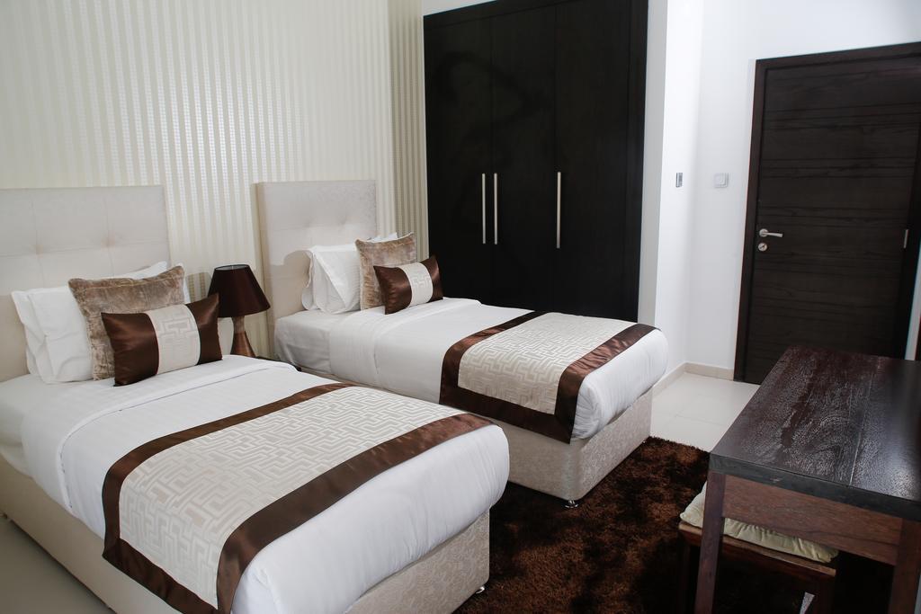 Hometown Holiday Homes - Cayan Tower Apartment *