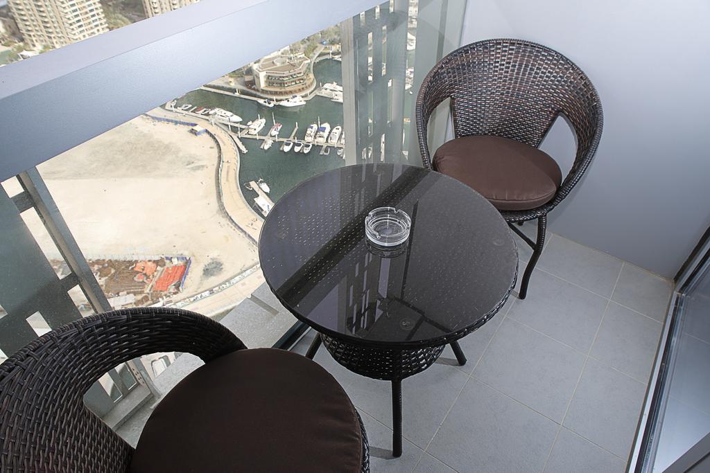Hometown Holiday Homes - Cayan Tower Apartment Dubai