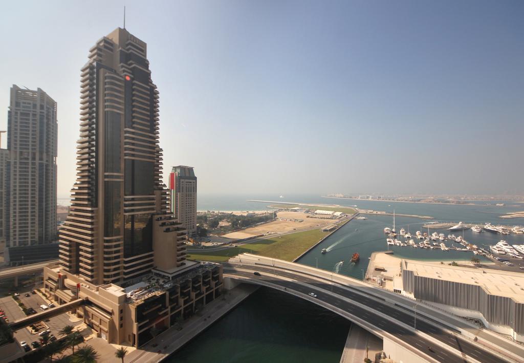 Hometown Holiday Homes - Cayan Tower * Dubai