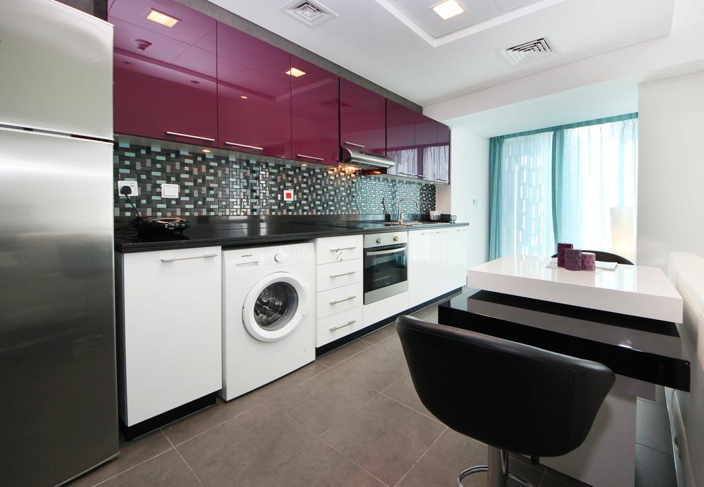 Hometown Holiday Homes - Cayan Tower Apartment Dubai