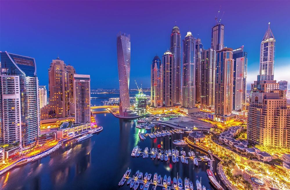 Hometown Holiday Homes - Cayan Tower * Dubai