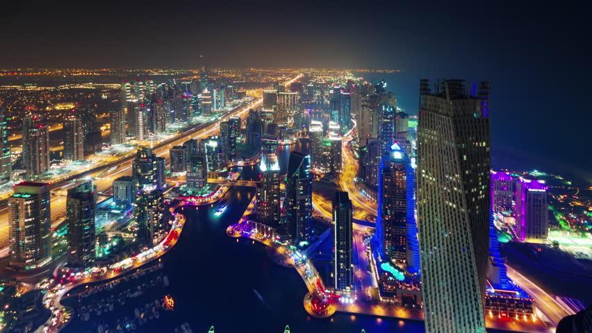 Hometown Holiday Homes - Cayan Tower Dubai